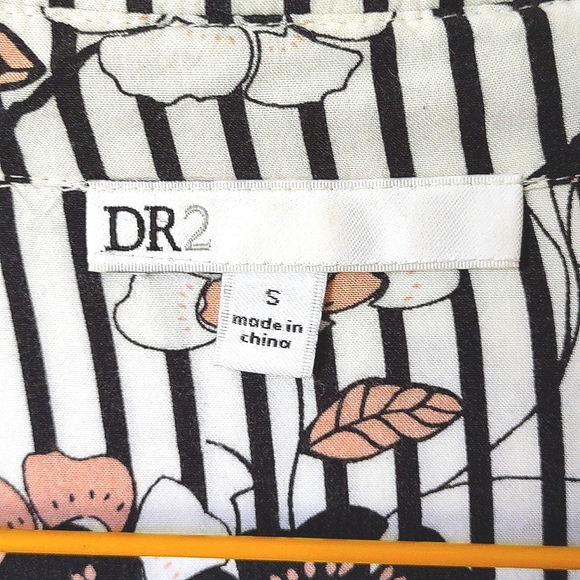 DR2 Small Stripped Button Down Shirt NWOT - Picture 3 of 3
